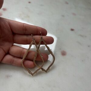 Kendra Scott Elegant Gold Teardrop Earrings